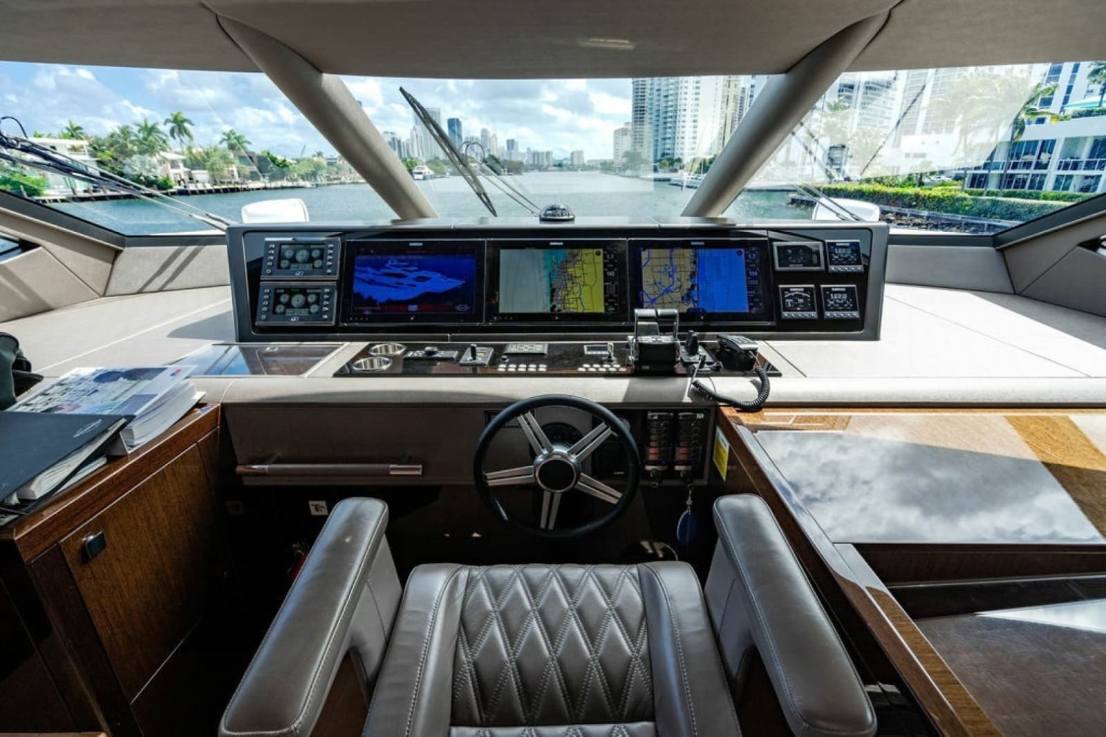 2019 Sunseeker 95 Motor Yacht