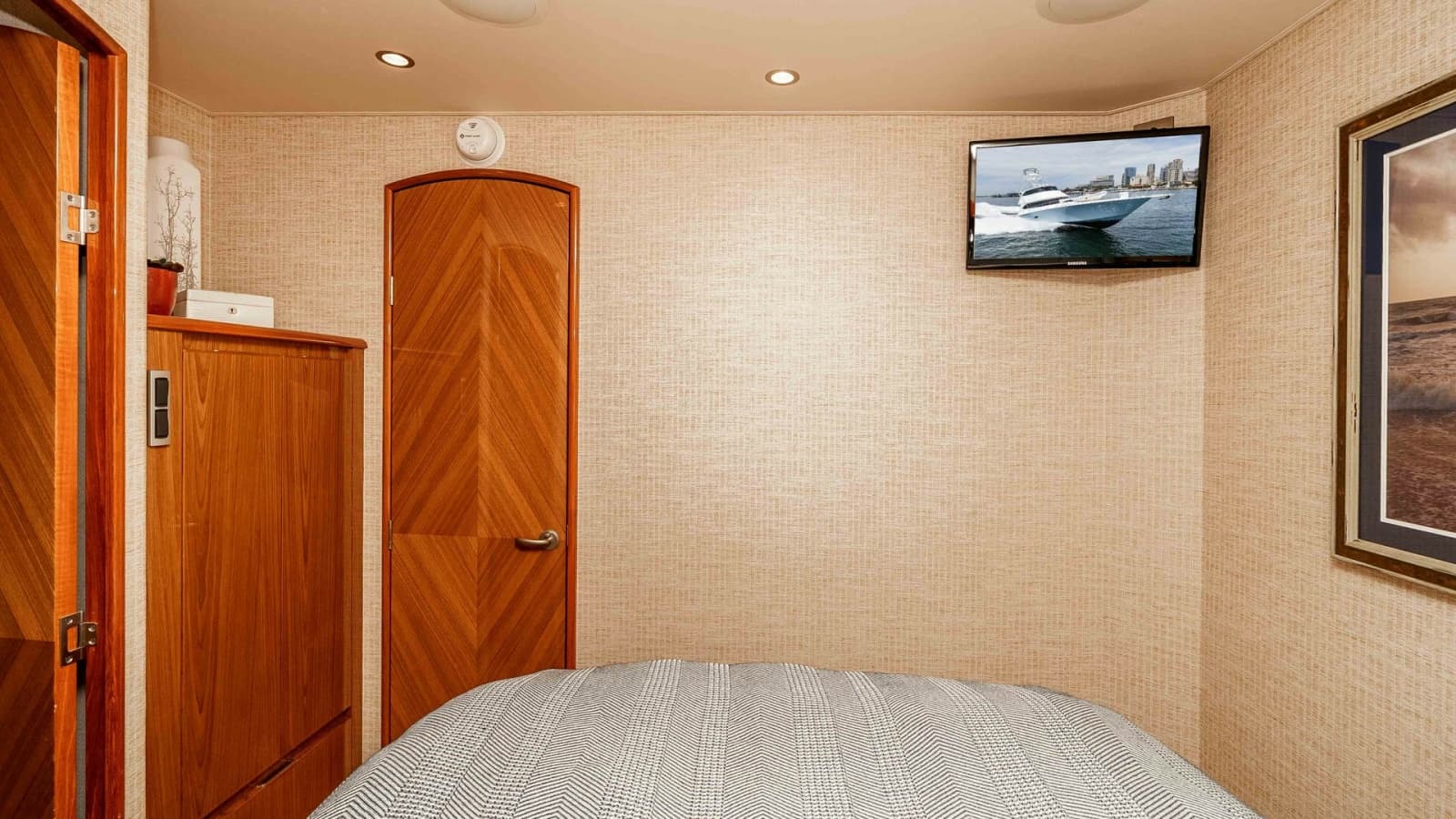 2014 Viking 76 Enclosed Bridge "TRANQUILO" Guest Stateroom