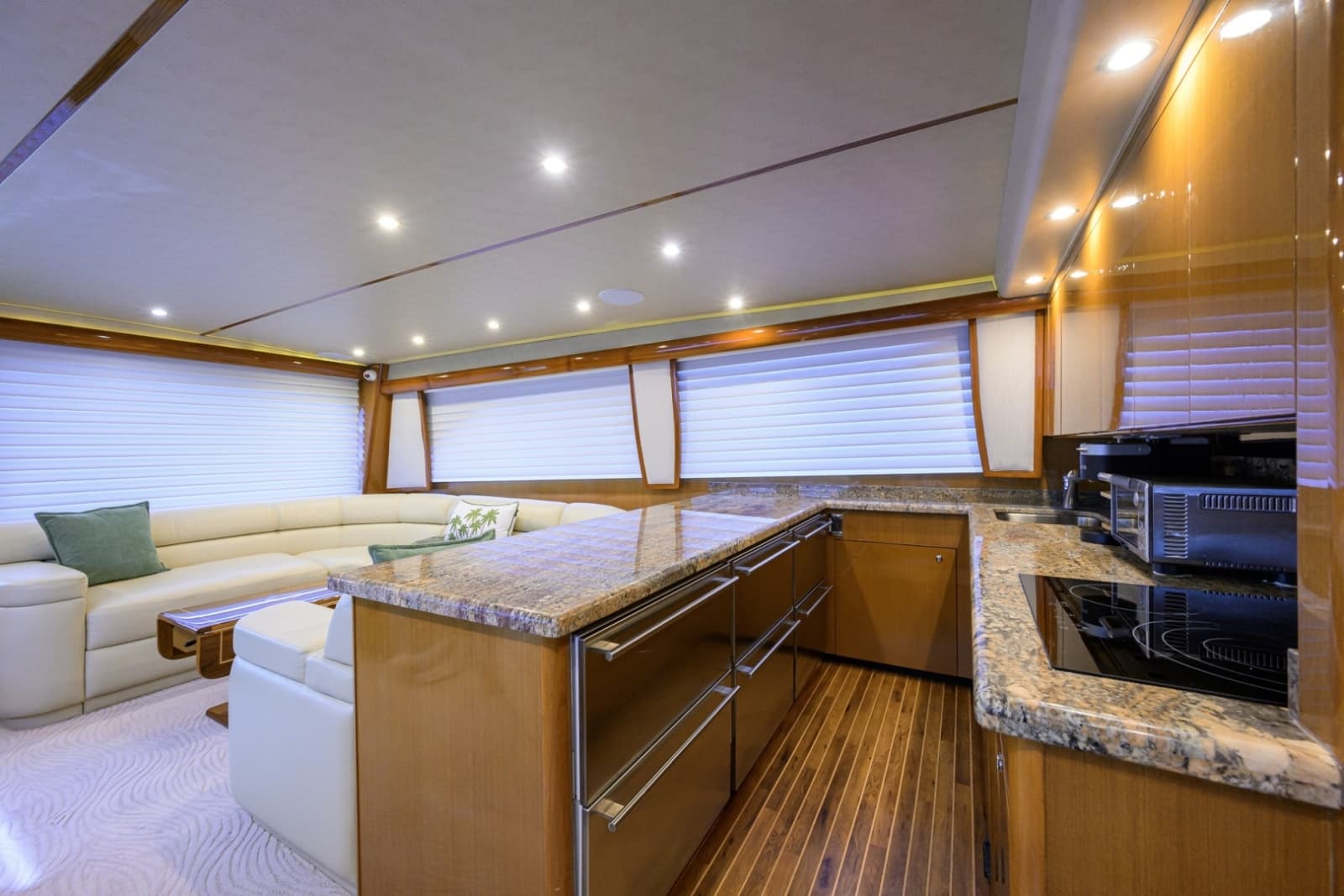 2002 Viking 61 Convertible