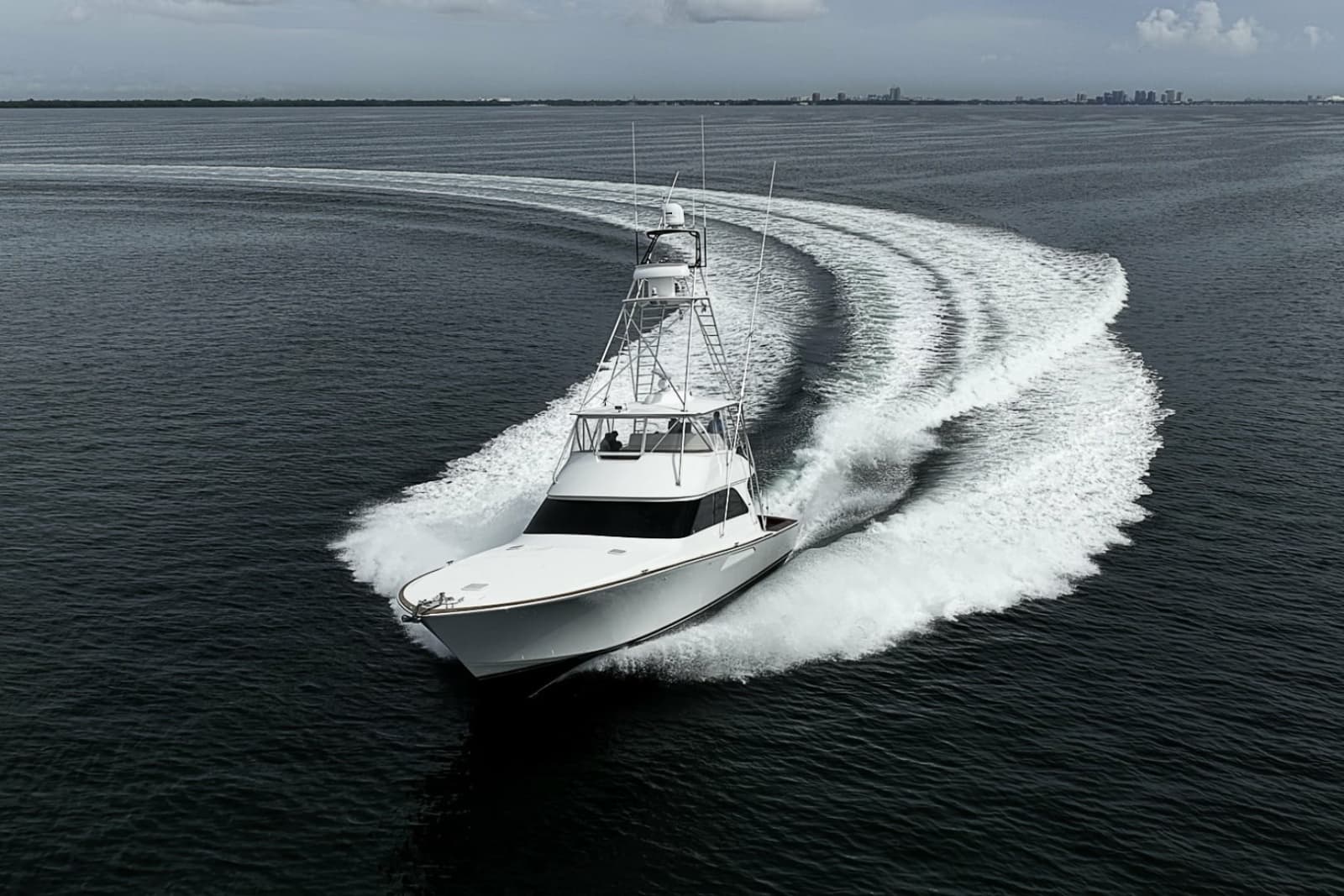 Viking 64 BIG BLUE - Running