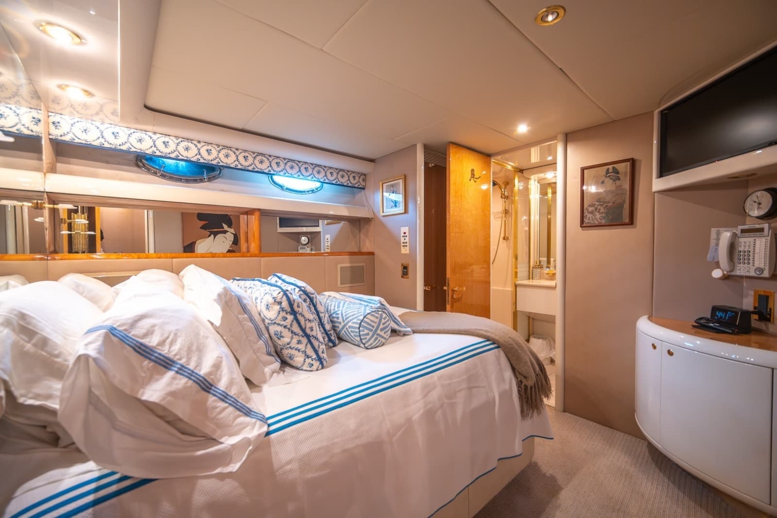 Lazzara 76 - Dare to Dream - Stateroom