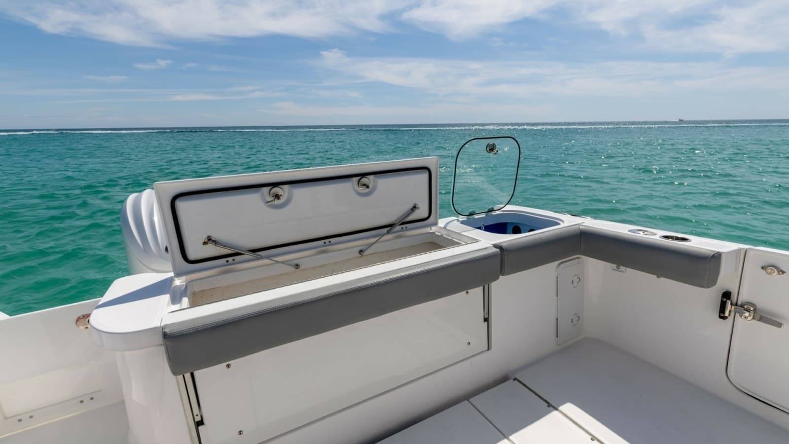 2023 Everglades 365 CC-