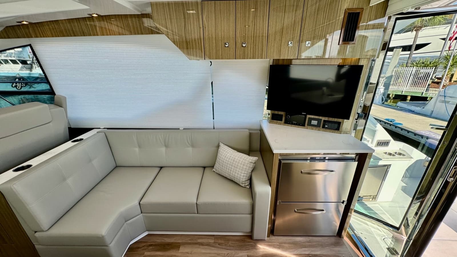 Salon Seating and Entertainment Area