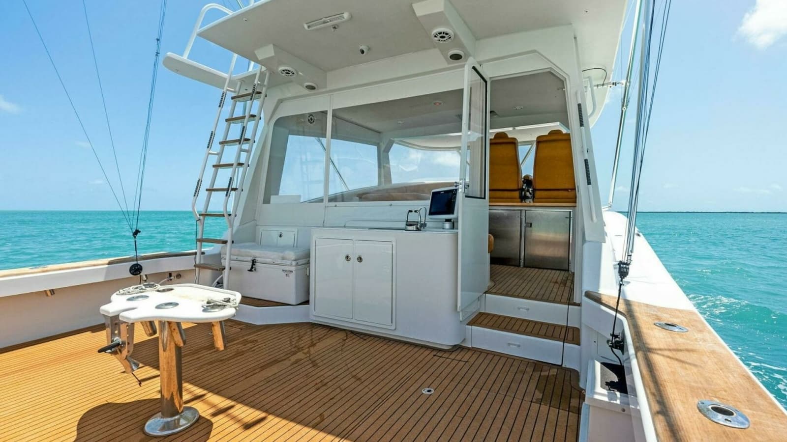2020 Calcutta 480 Catamaran Cockpit