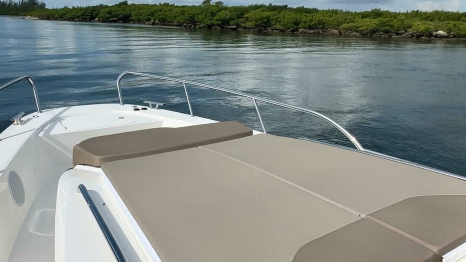 Nimbus Tender 11 - Forward Sun Lounge