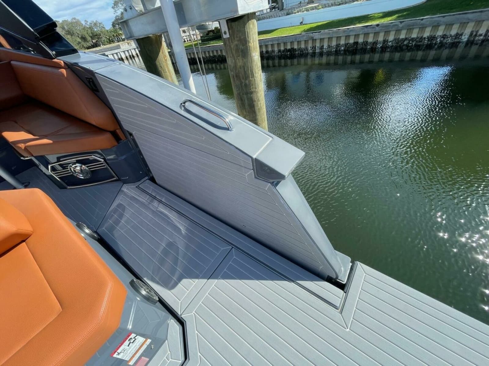 Cruisers Yachts 38 GLS -