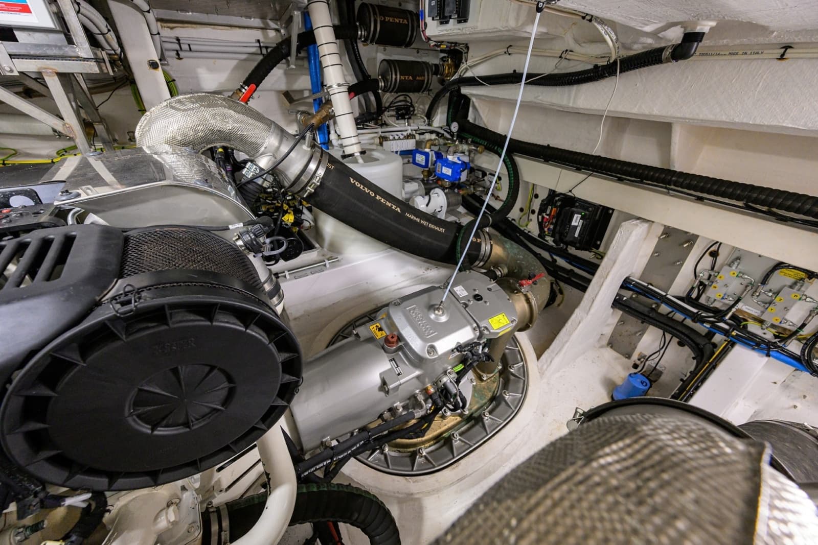 Azimut 78 - DT78 - Engine Room