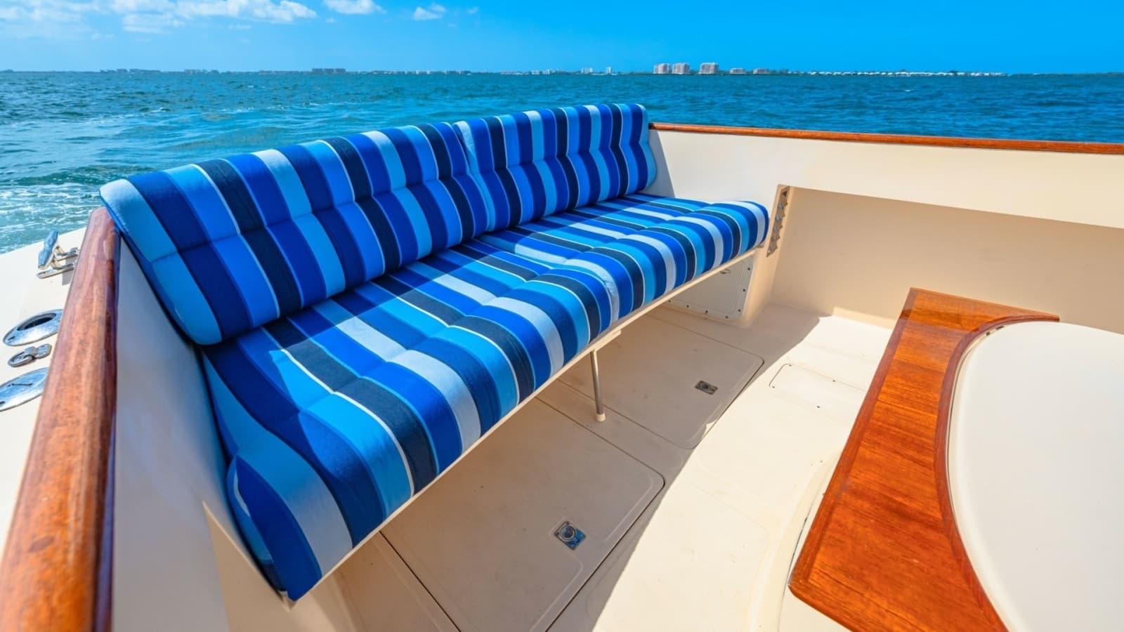 1998 36 Hinckley Picnic Boat Exterior