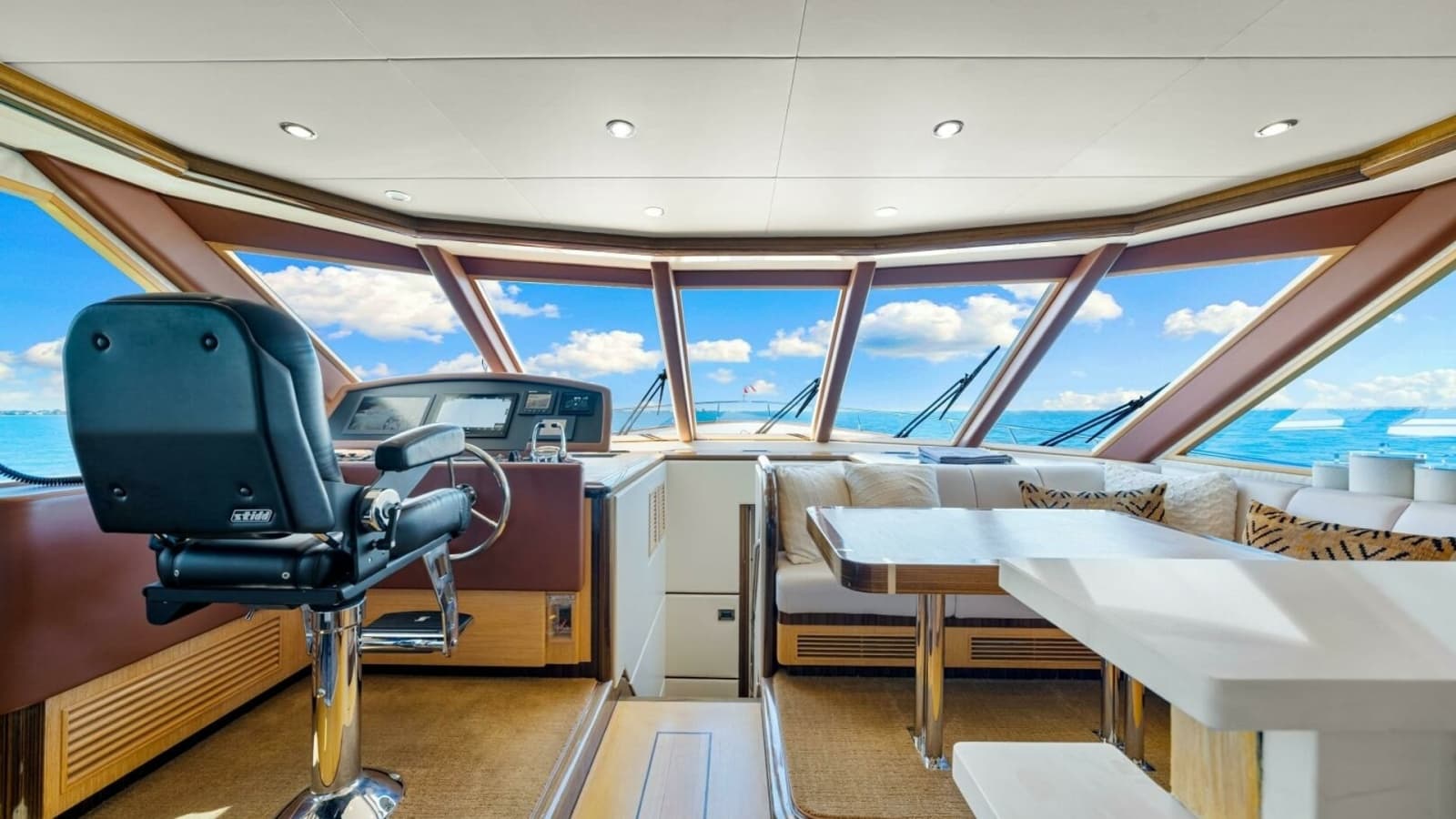 2010 83 Ocean Alexander Motor Yacht 'Relentless'