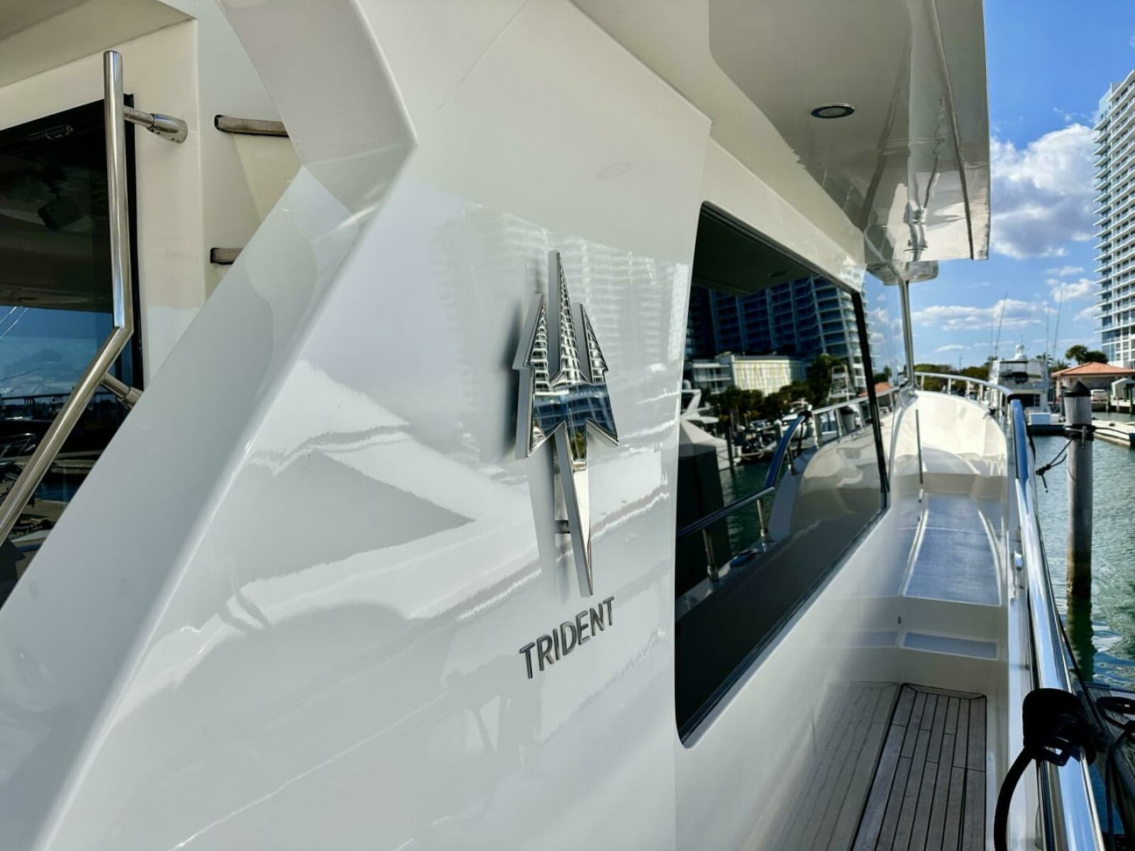 Outer Reef 62 SOUTH  PAWS - Exterior Starboard