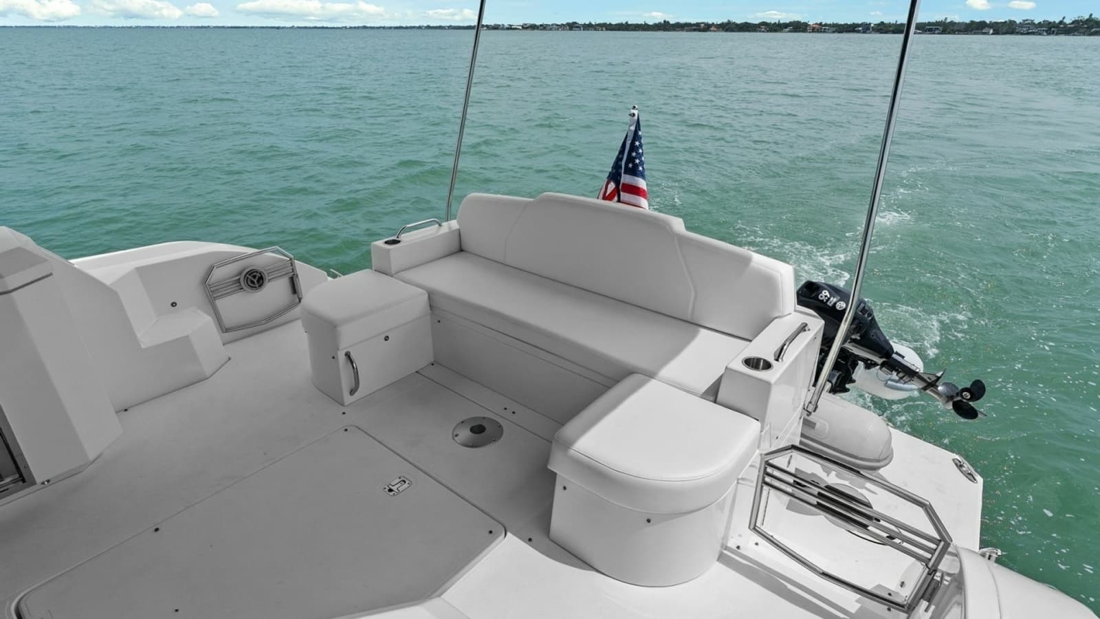 2014 Cruisers Yachts 48 Cantius