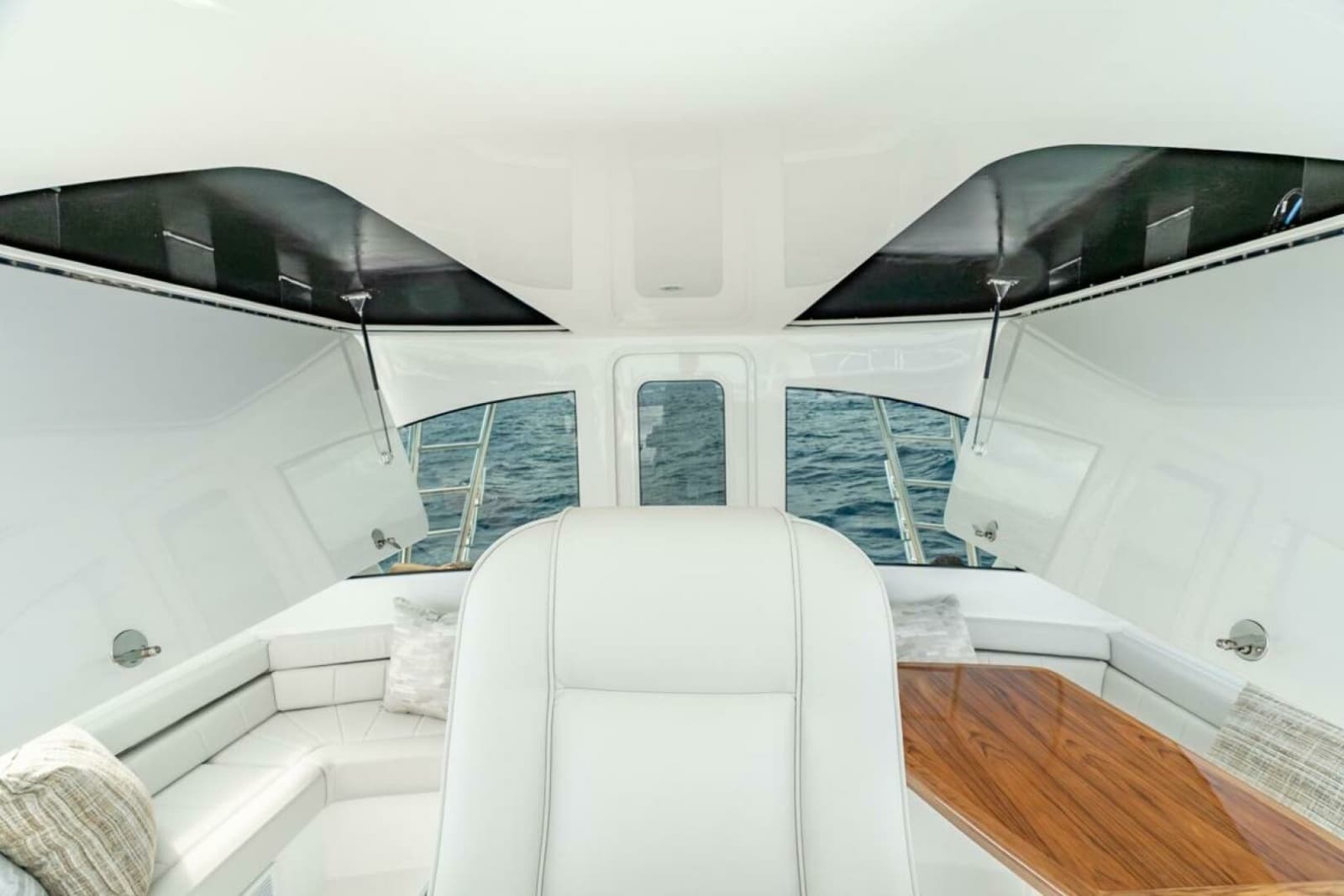 Viking 54 Sport Tower - Command Deck