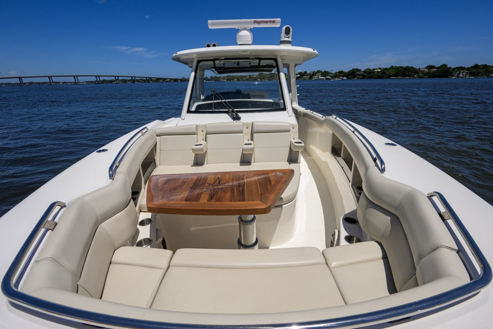 Boston Whaler 35 - DERRYN -  Bow & Forward