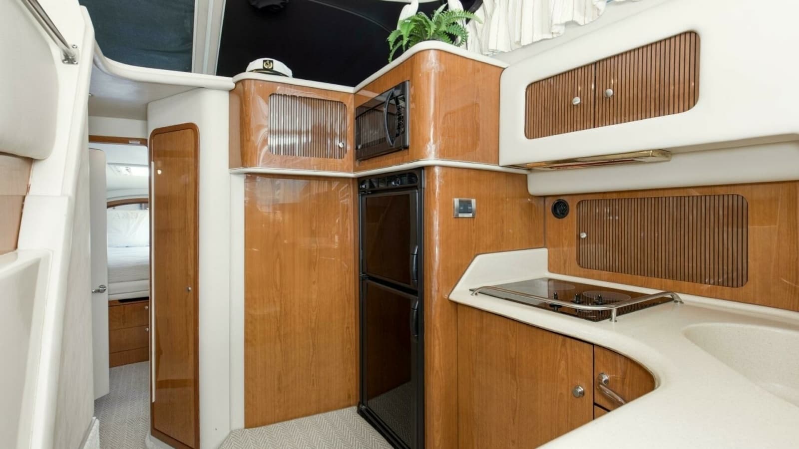 2000 40 Sea Ray 400 Sedan Bridge Silver Lining Galley