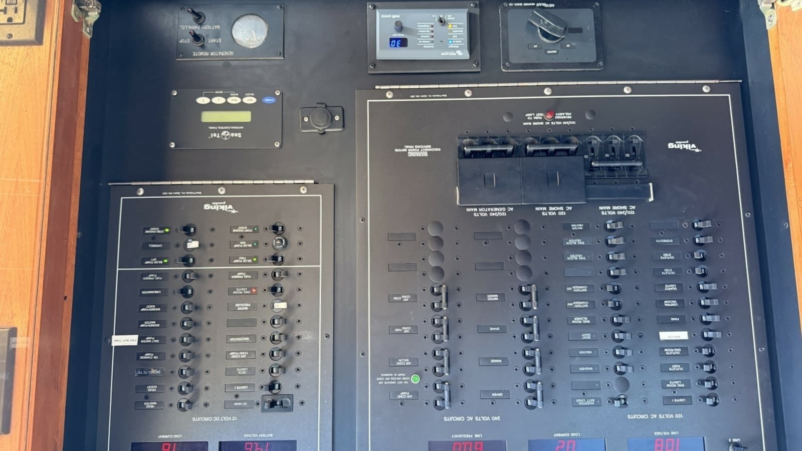 1994 Viking 50 Convertible "Wild Rice" - Electrical Control Panel