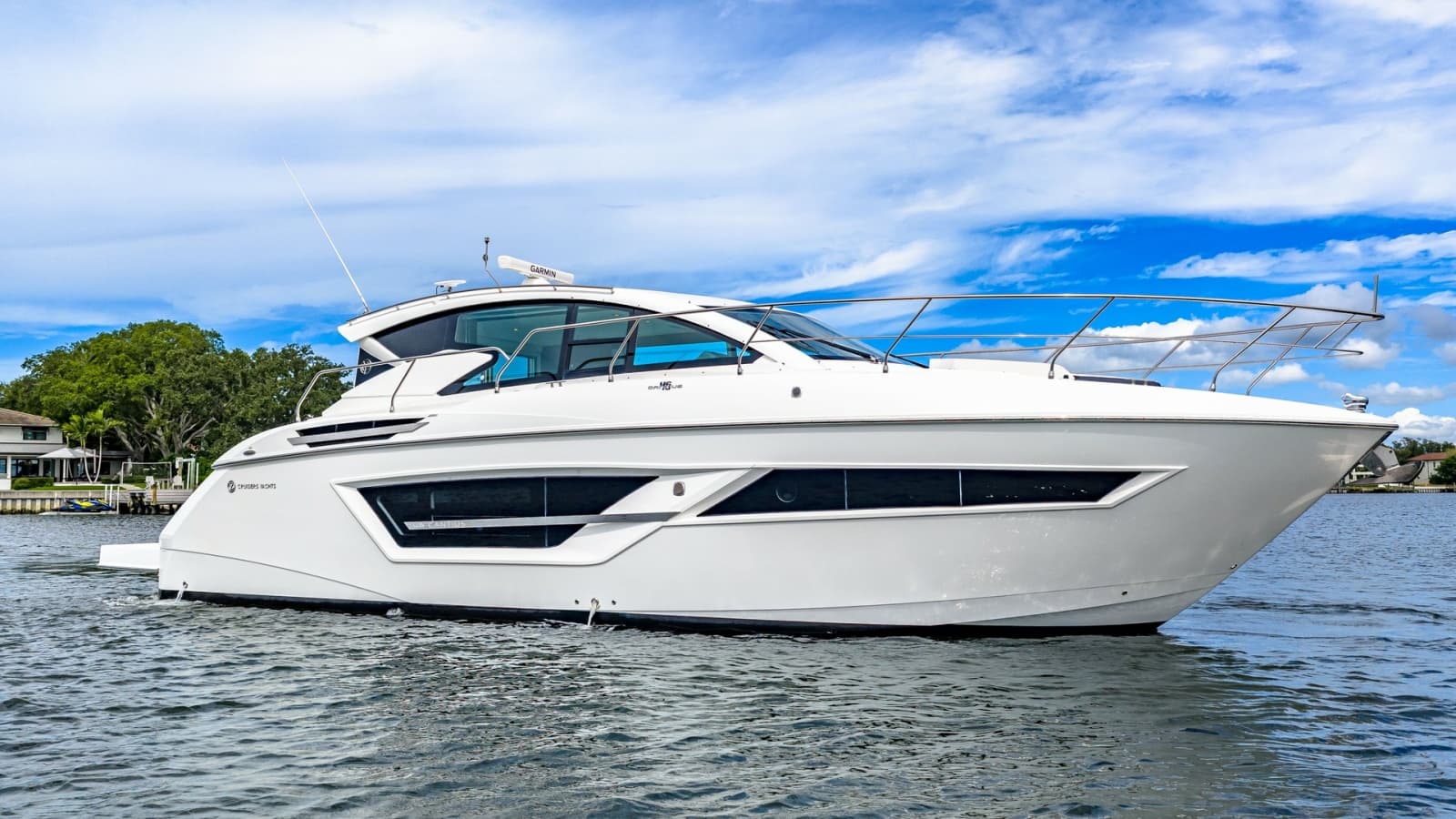 2019 Cruisers Yachts Cantius 46