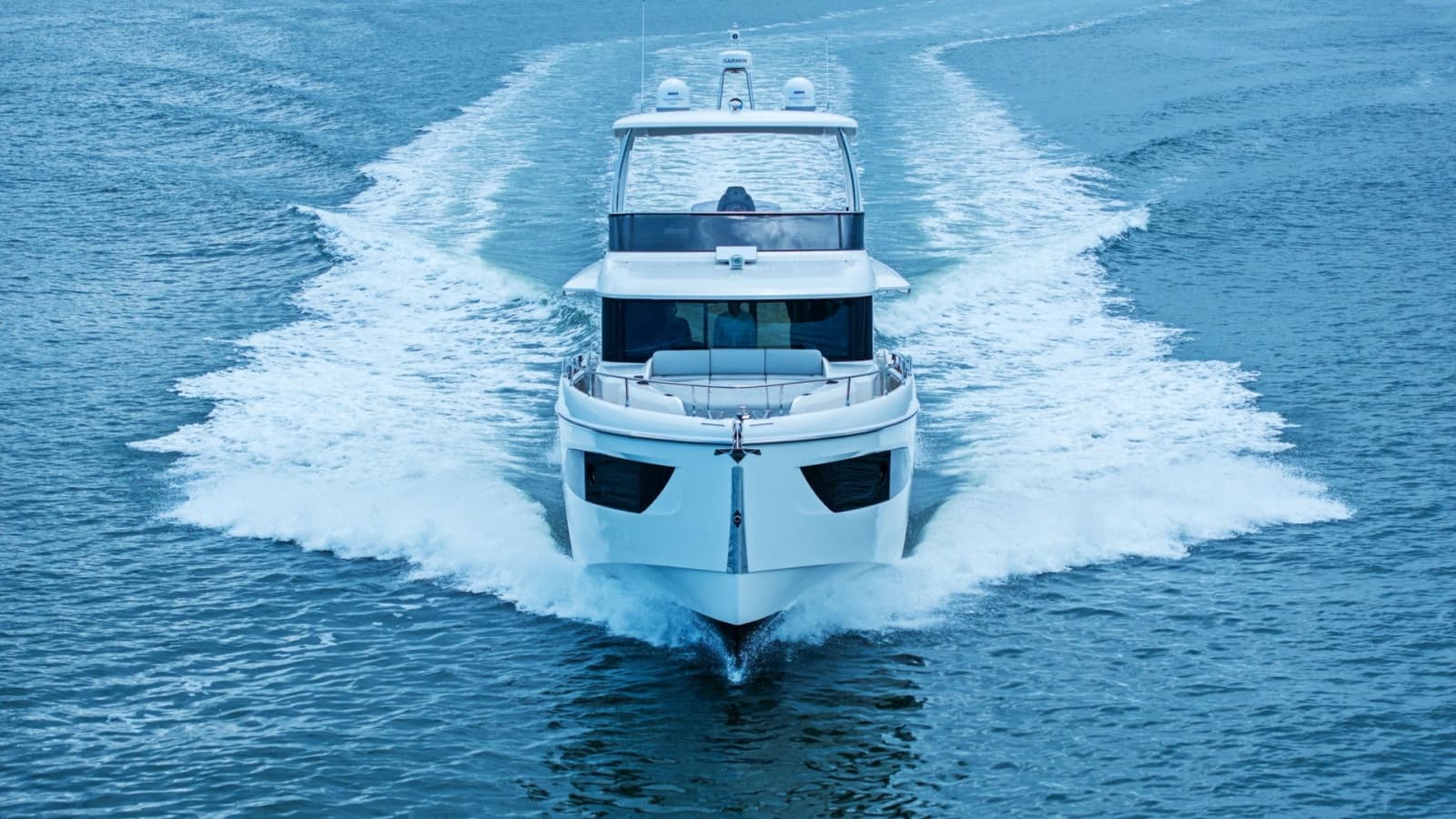 Dynamic Bow View in Motion
