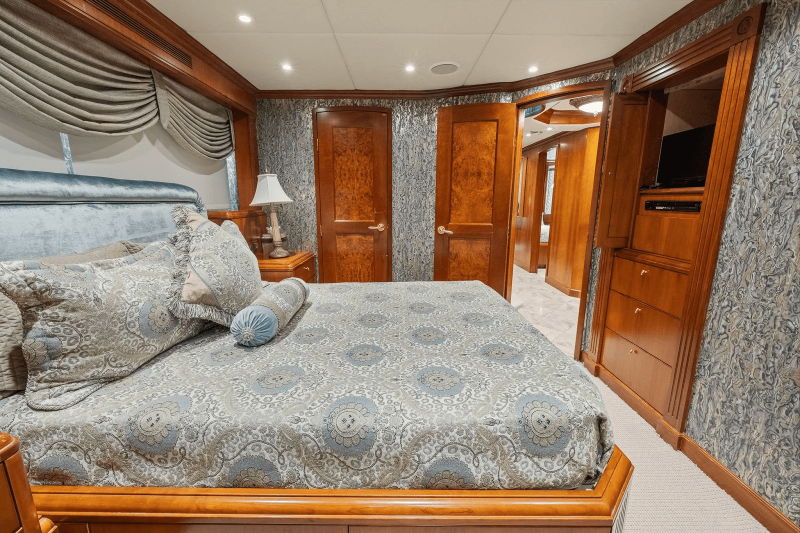 1999 Trinity Yachts Raised Pilothouse