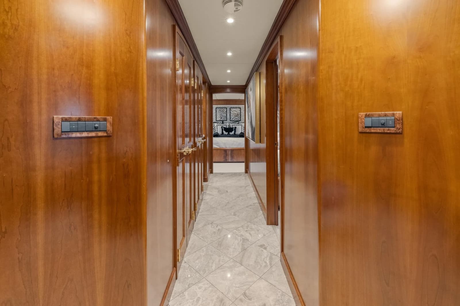 1999 Trinity Yachts Raised Pilothouse