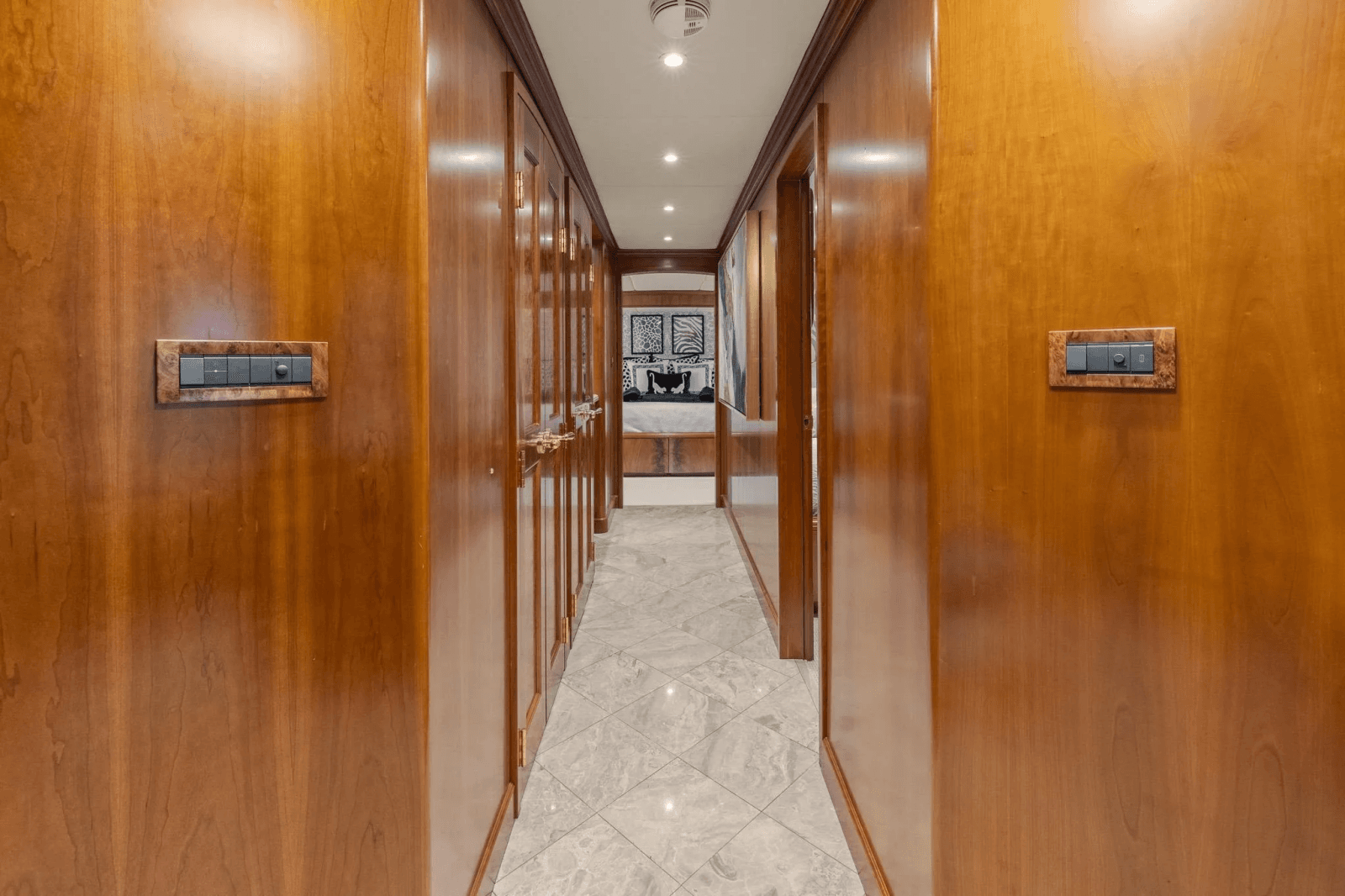1999 Trinity Yachts Raised Pilothouse