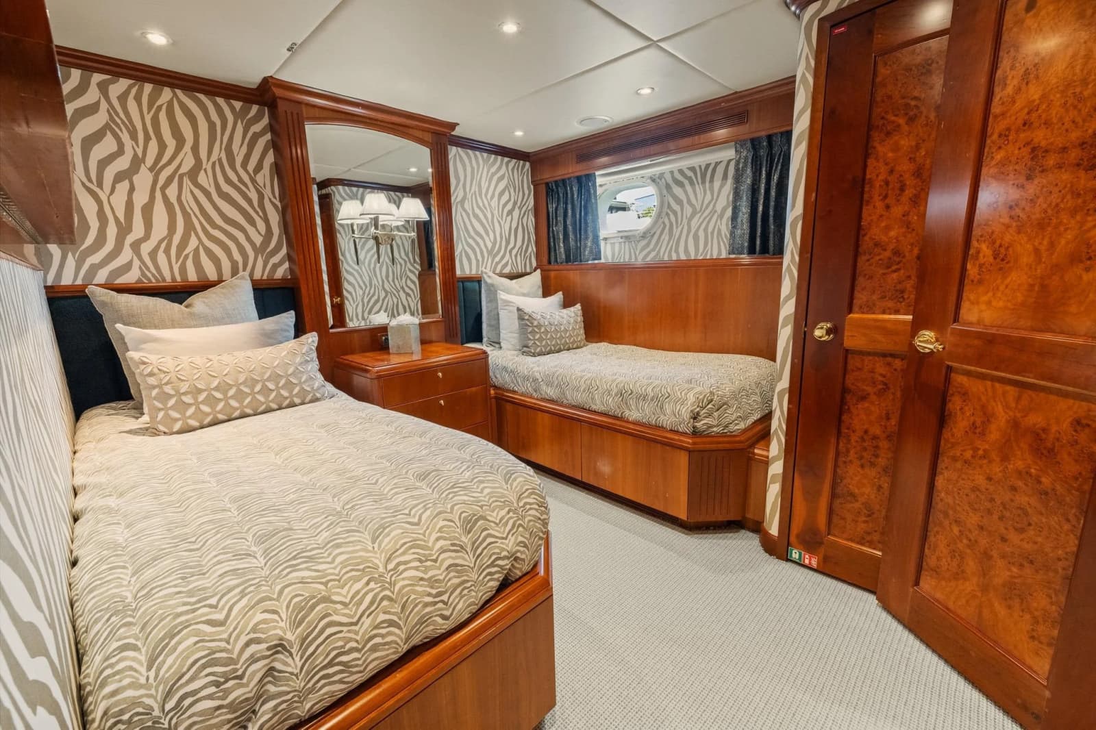 1999 Trinity Yachts Raised Pilothouse