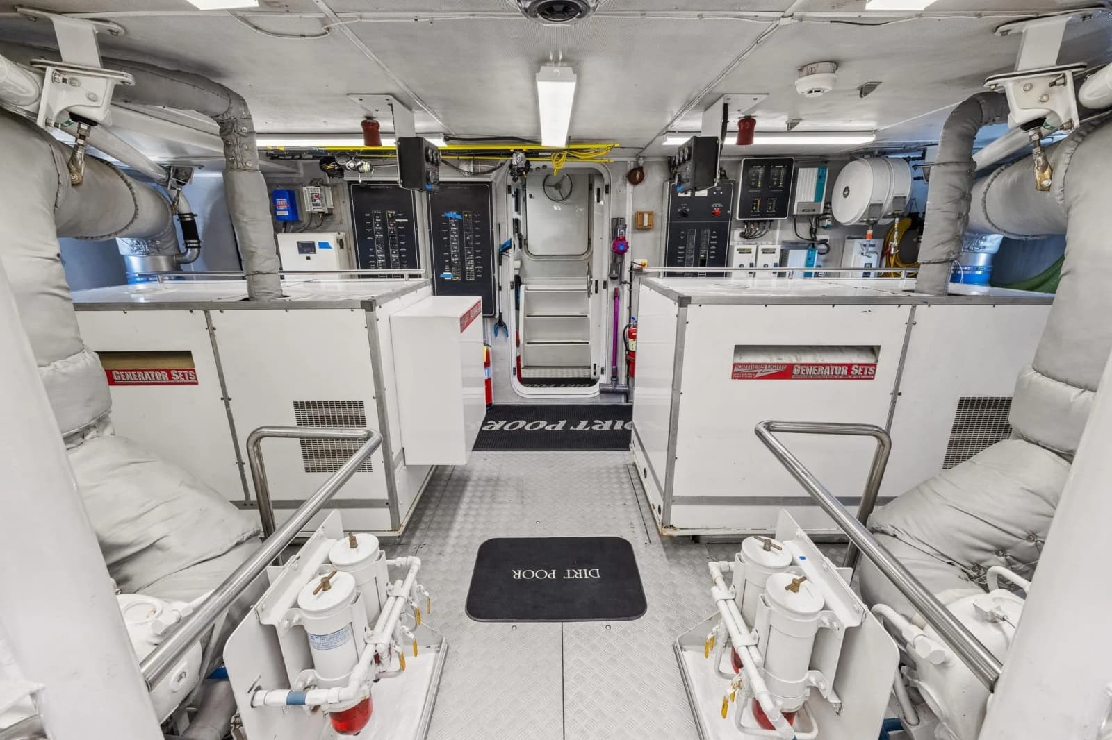 1999 Trinity Yachts Raised Pilothouse