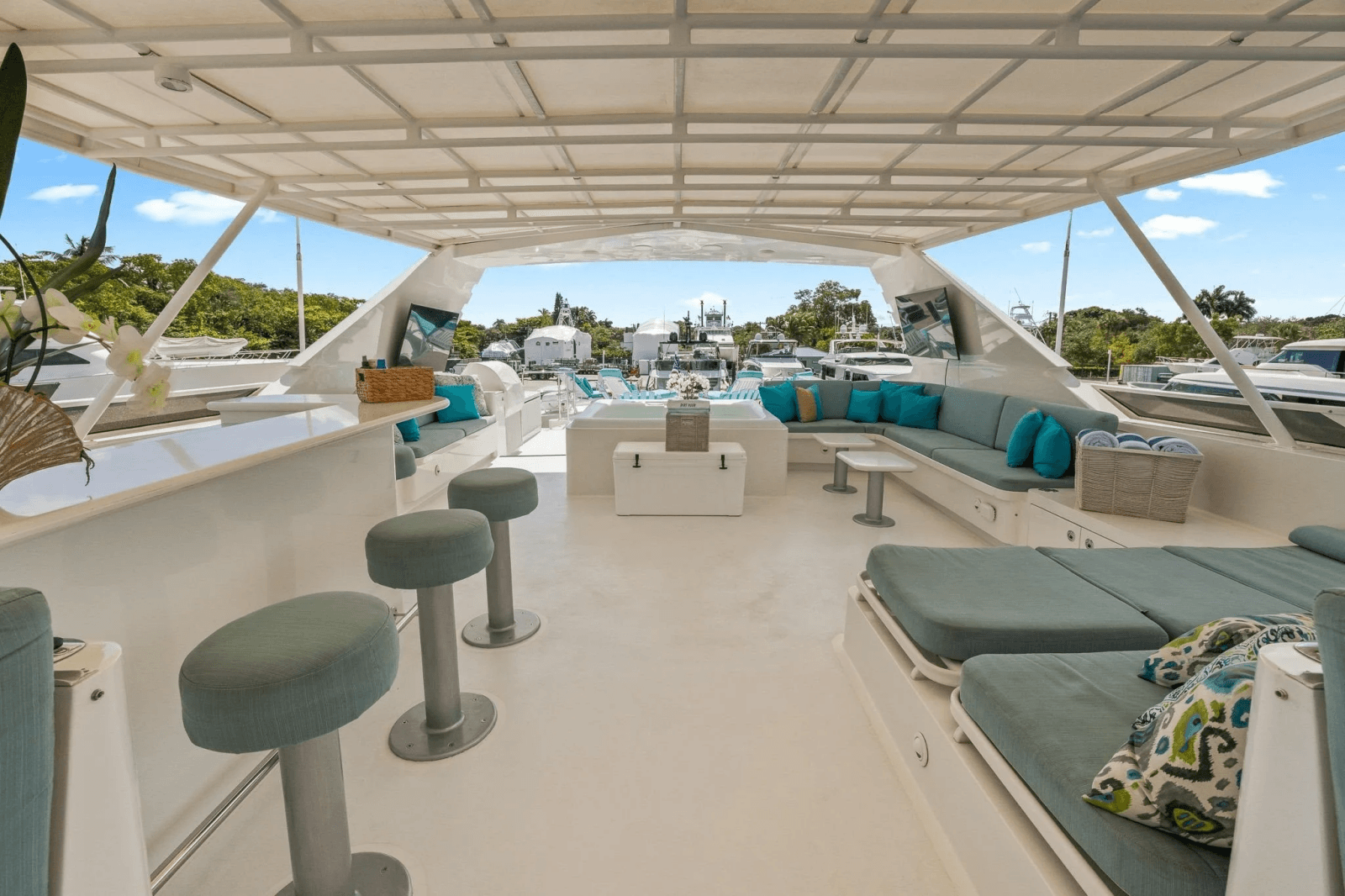 1999 Trinity Yachts Raised Pilothouse