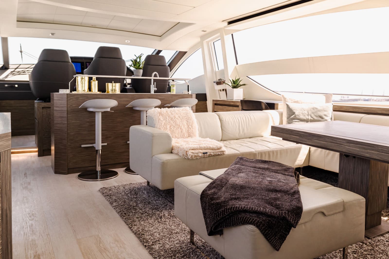2017 Pershing 82 VHP