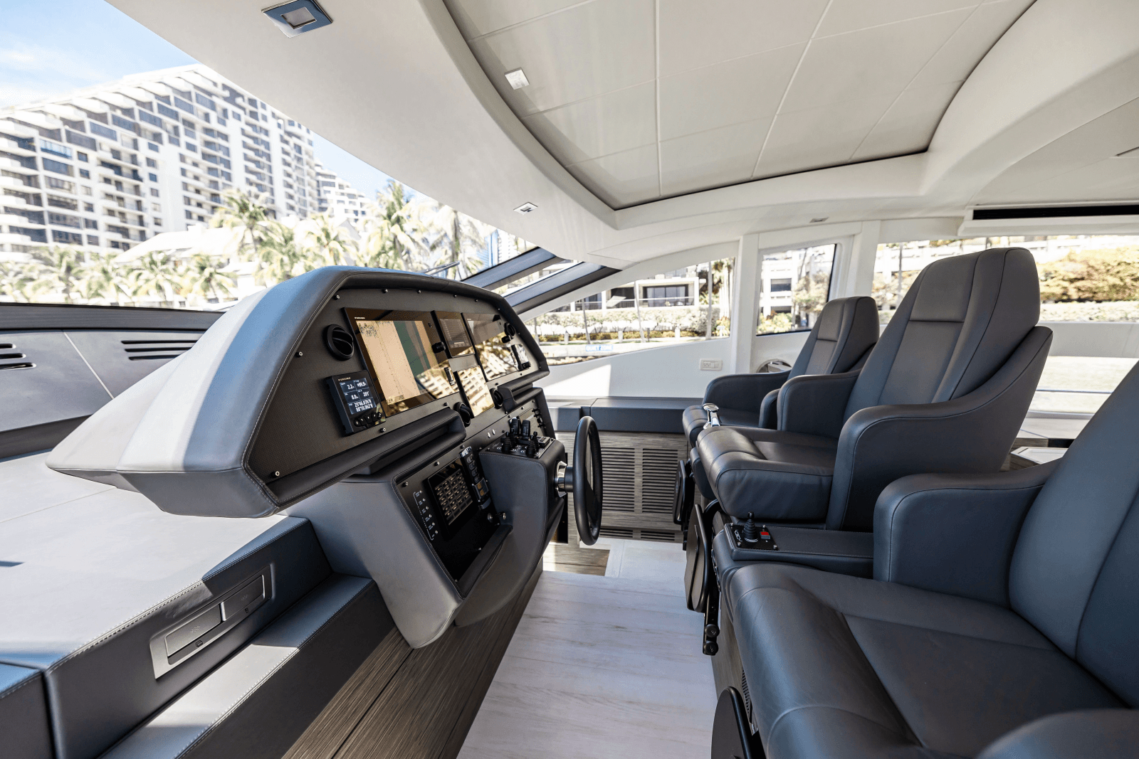 2017 Pershing 82 VHP
