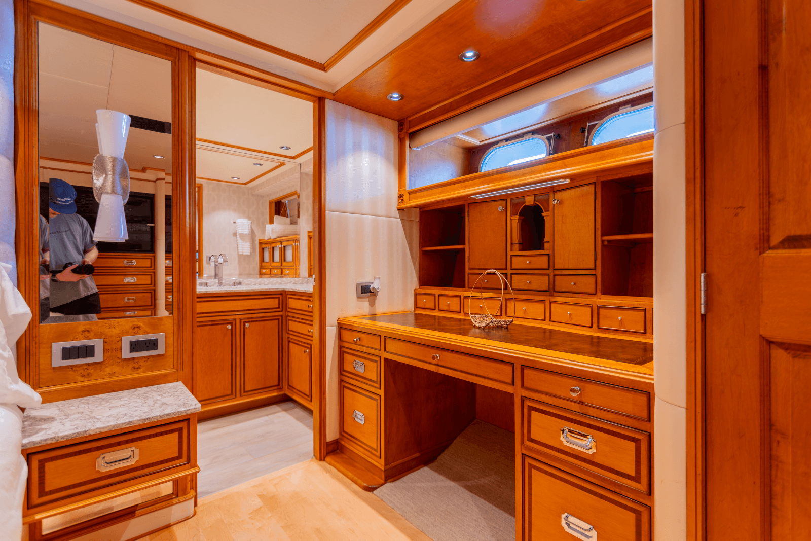 1993 Queenship Explorer