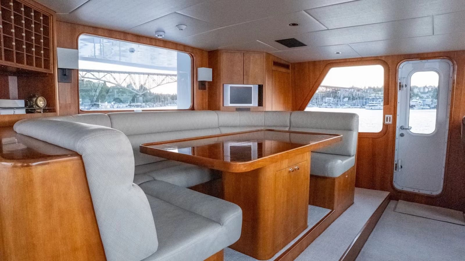 1993 Queenship Explorer