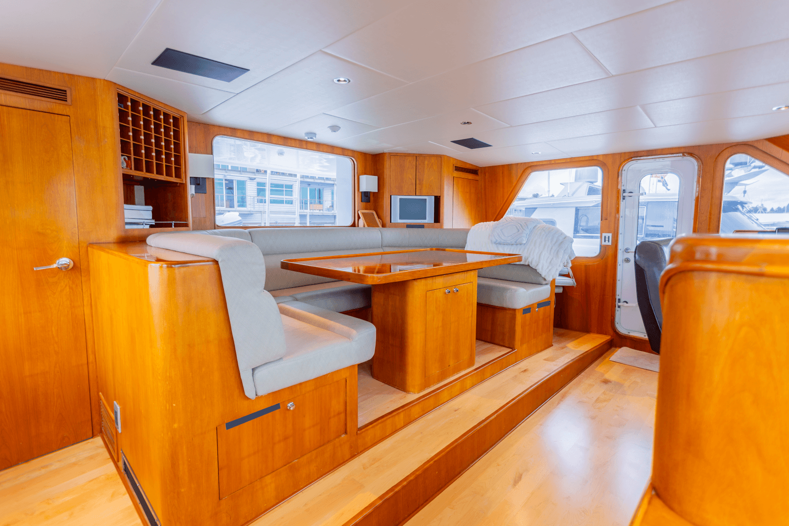 1993 Queenship Explorer