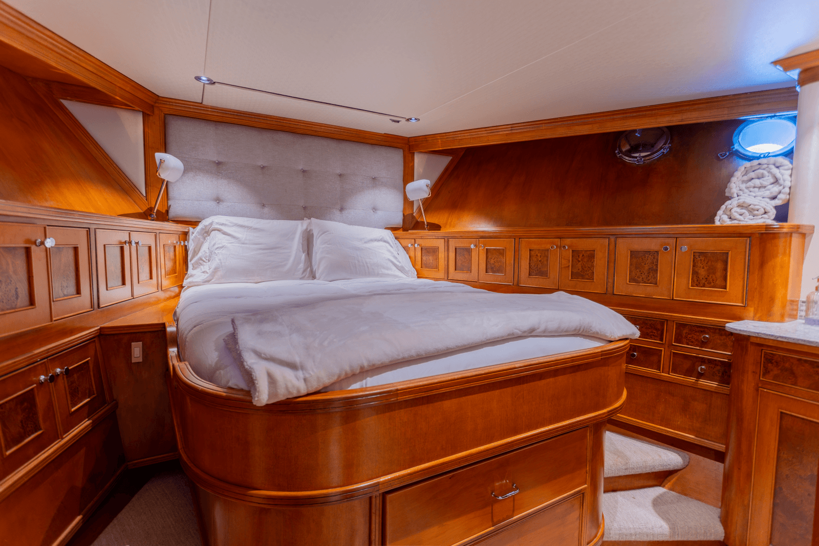 1993 Queenship Explorer