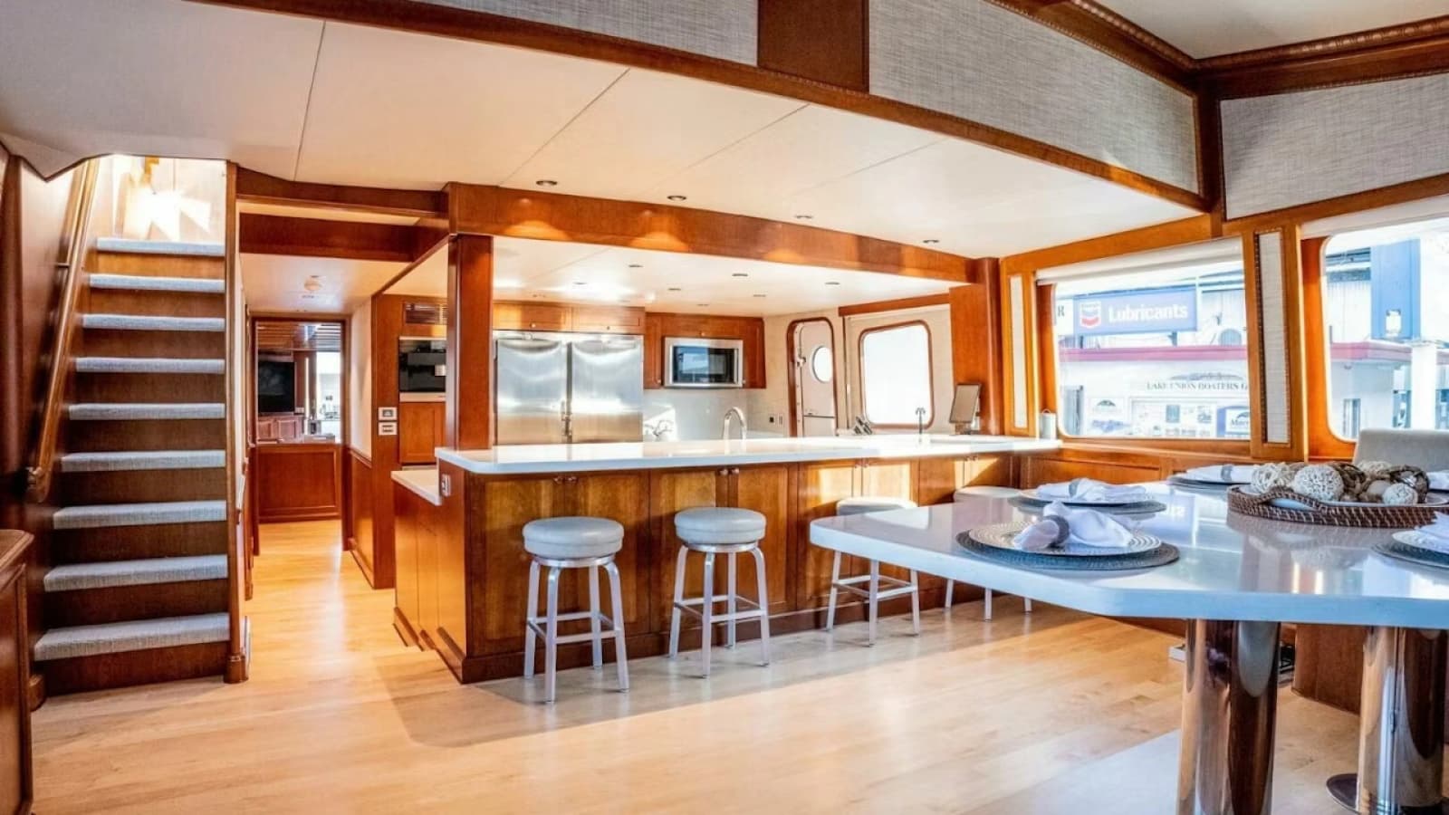 1993 Queenship Explorer