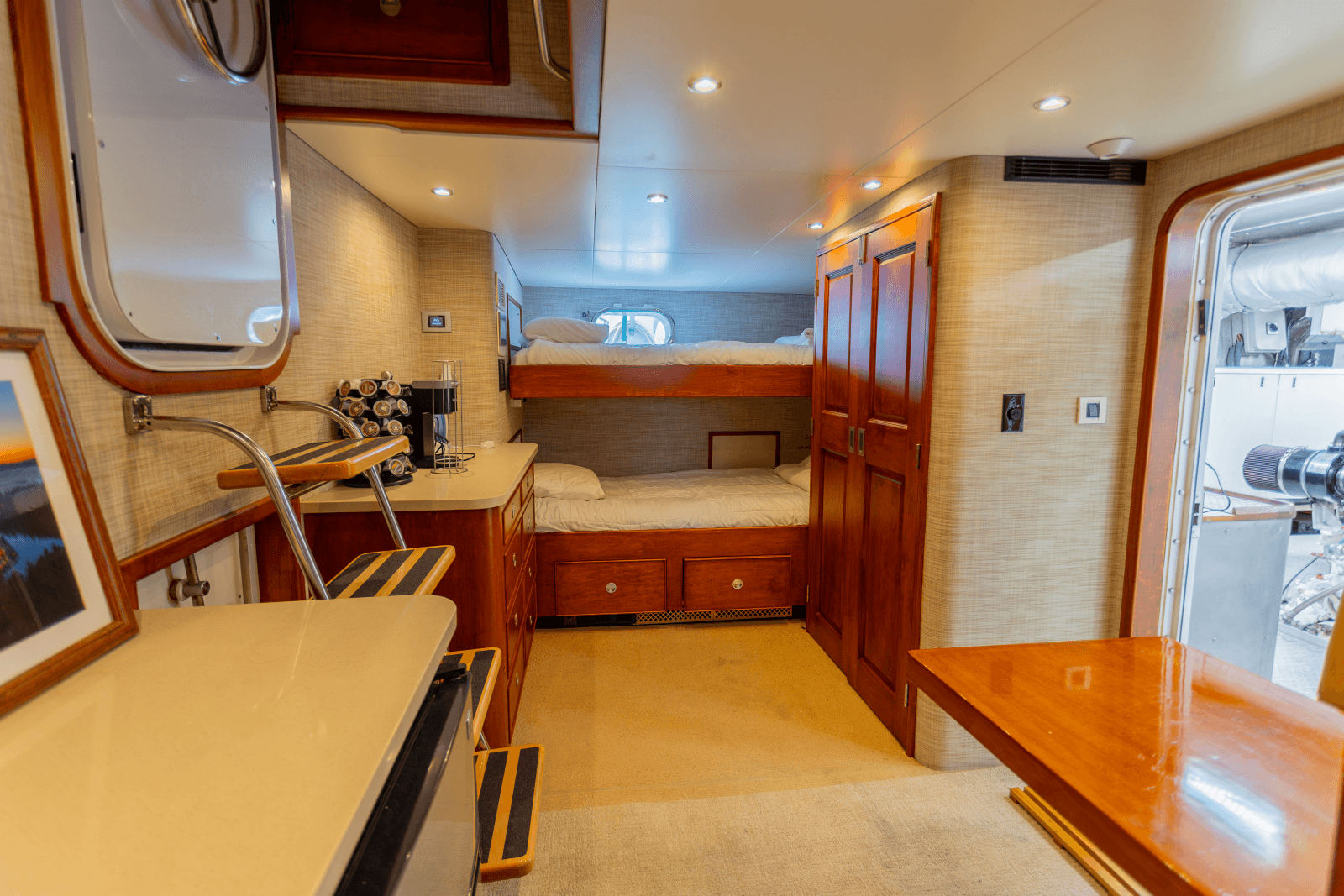 1993 Queenship Explorer