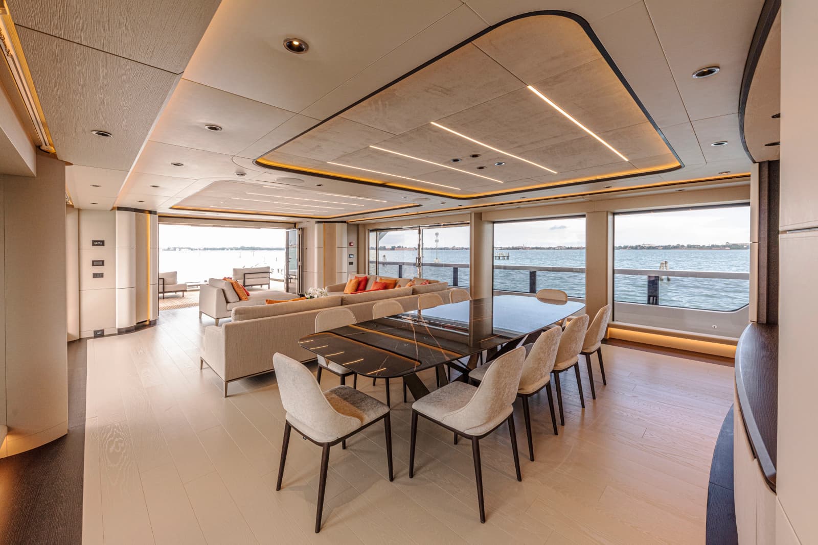 2028 Ocean King Ducale 120