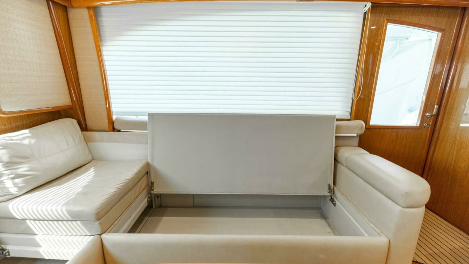 2013 Viking 76 Convertible- REEL FIRE- Salon Storage