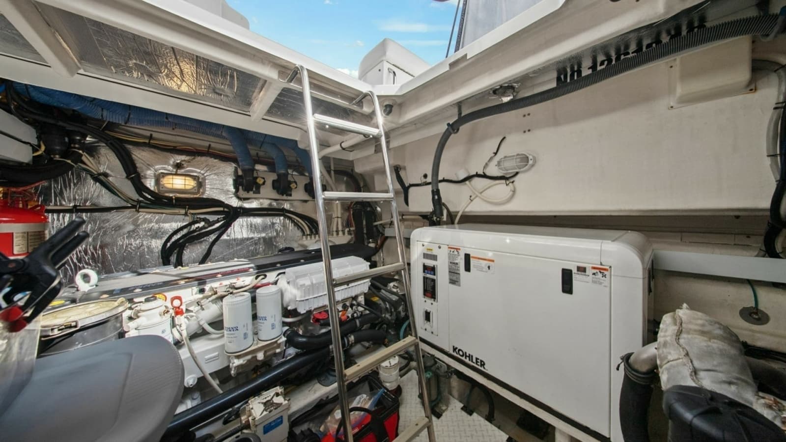 2014 Cruisers Yachts 48 Cantius