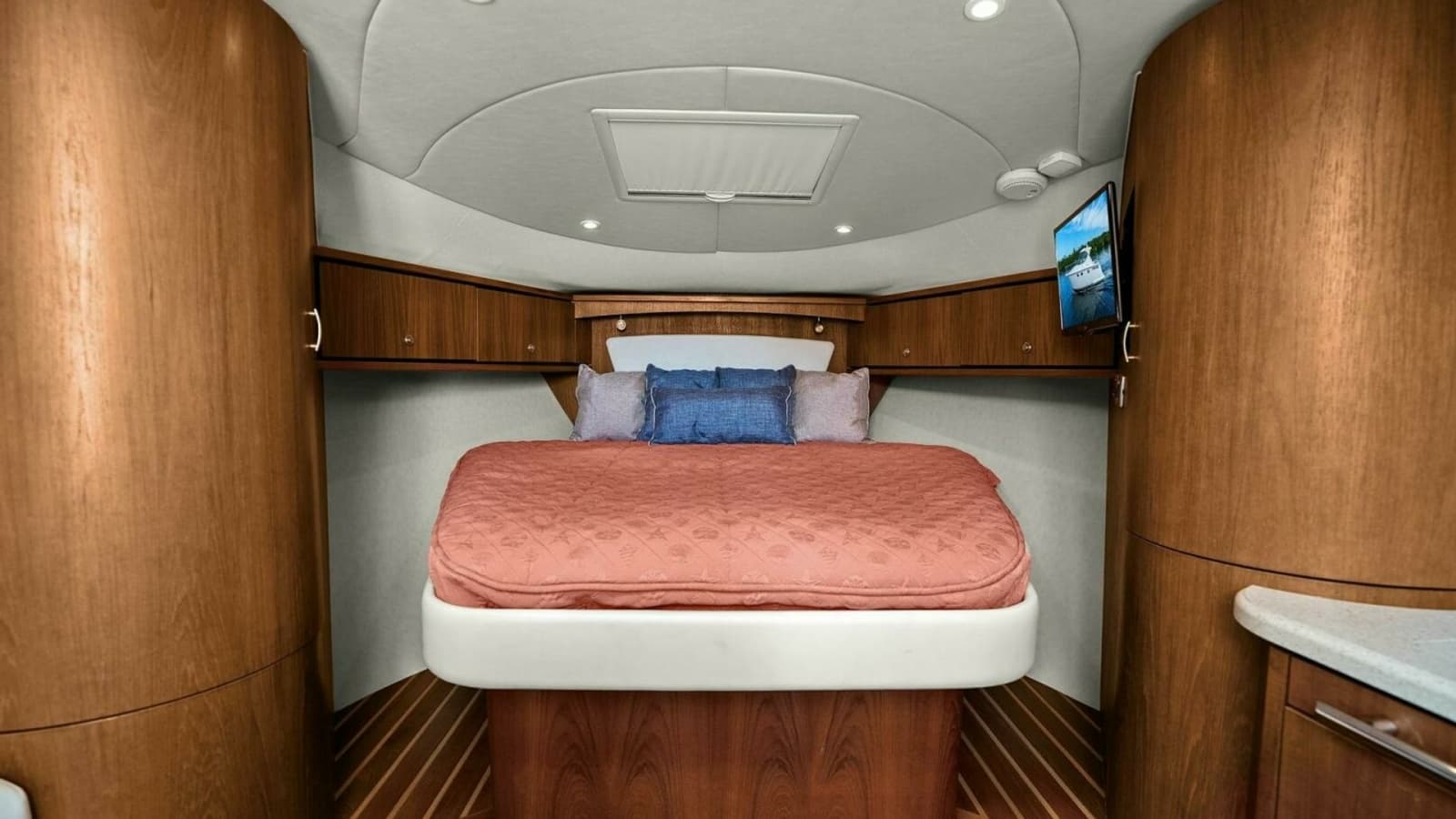 2008 Tiara Yachts 3500 Sovran "Fridge Benefit"