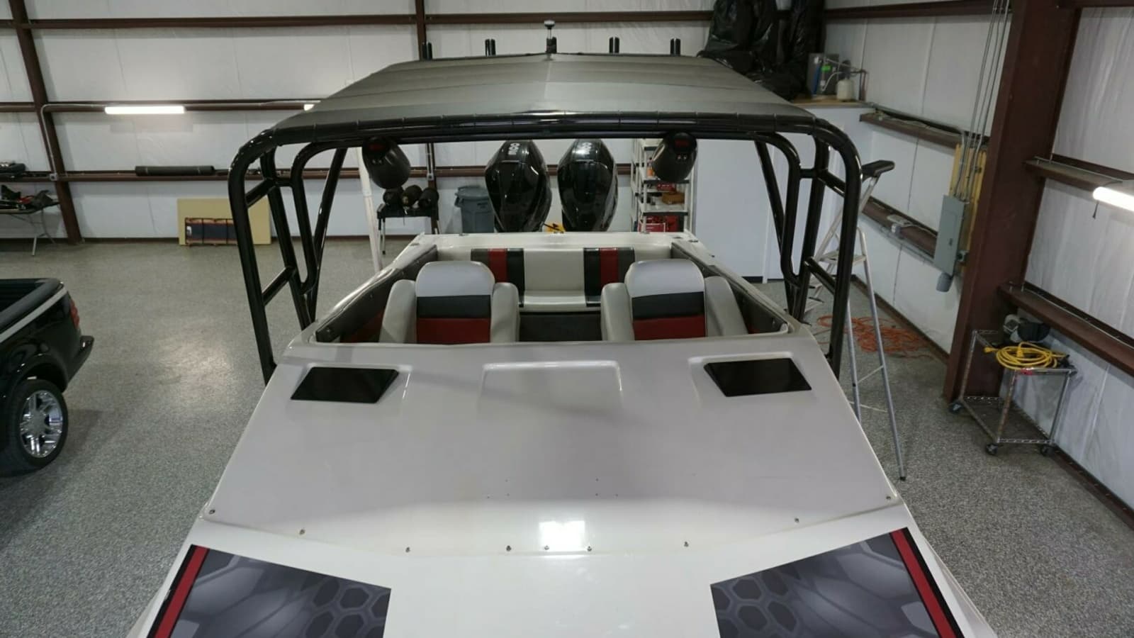 1998 32 Active Thunder 32 CC Ms. Rita Canvas Top (3)