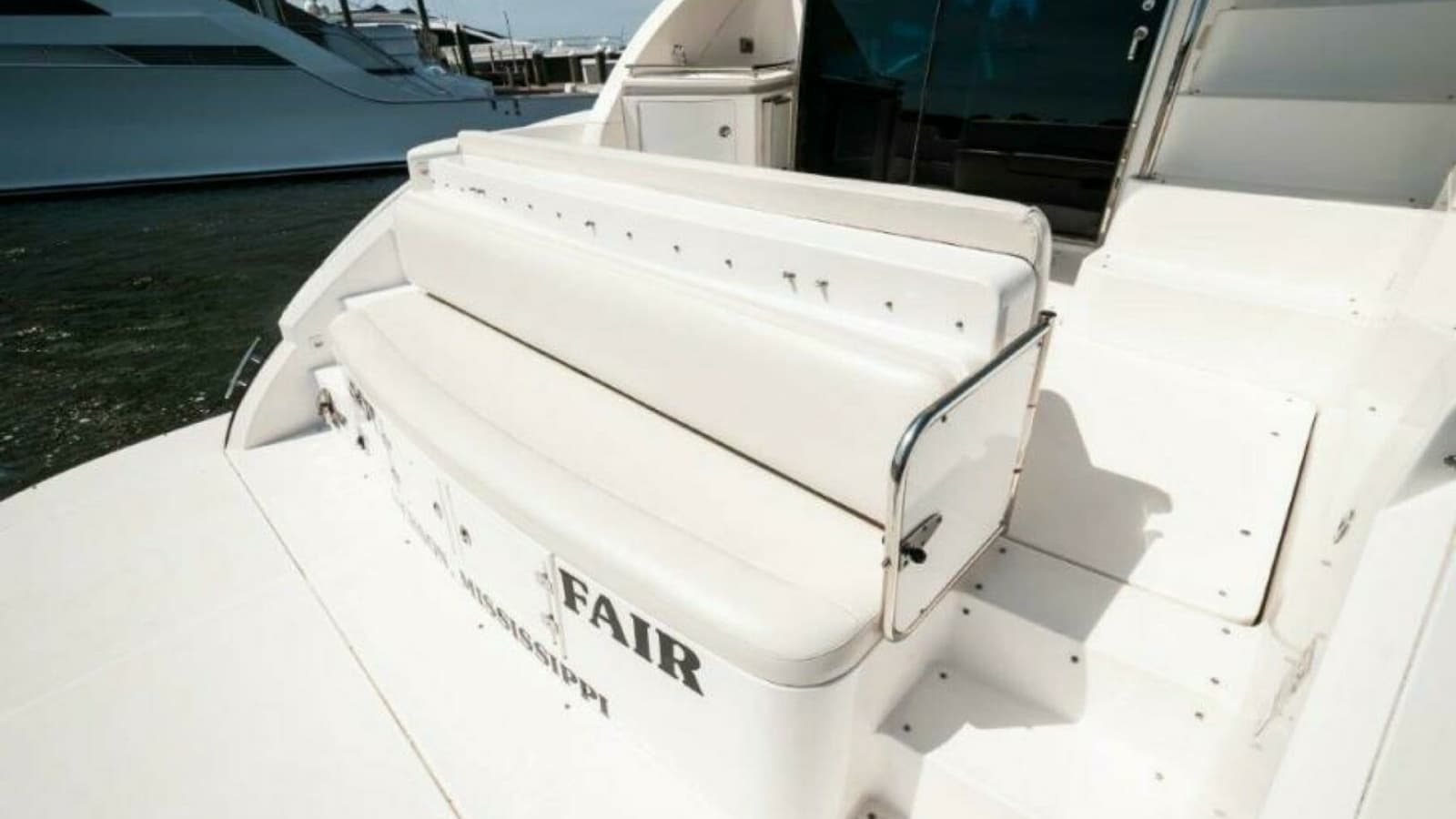 2006 47 Cruisers Transom