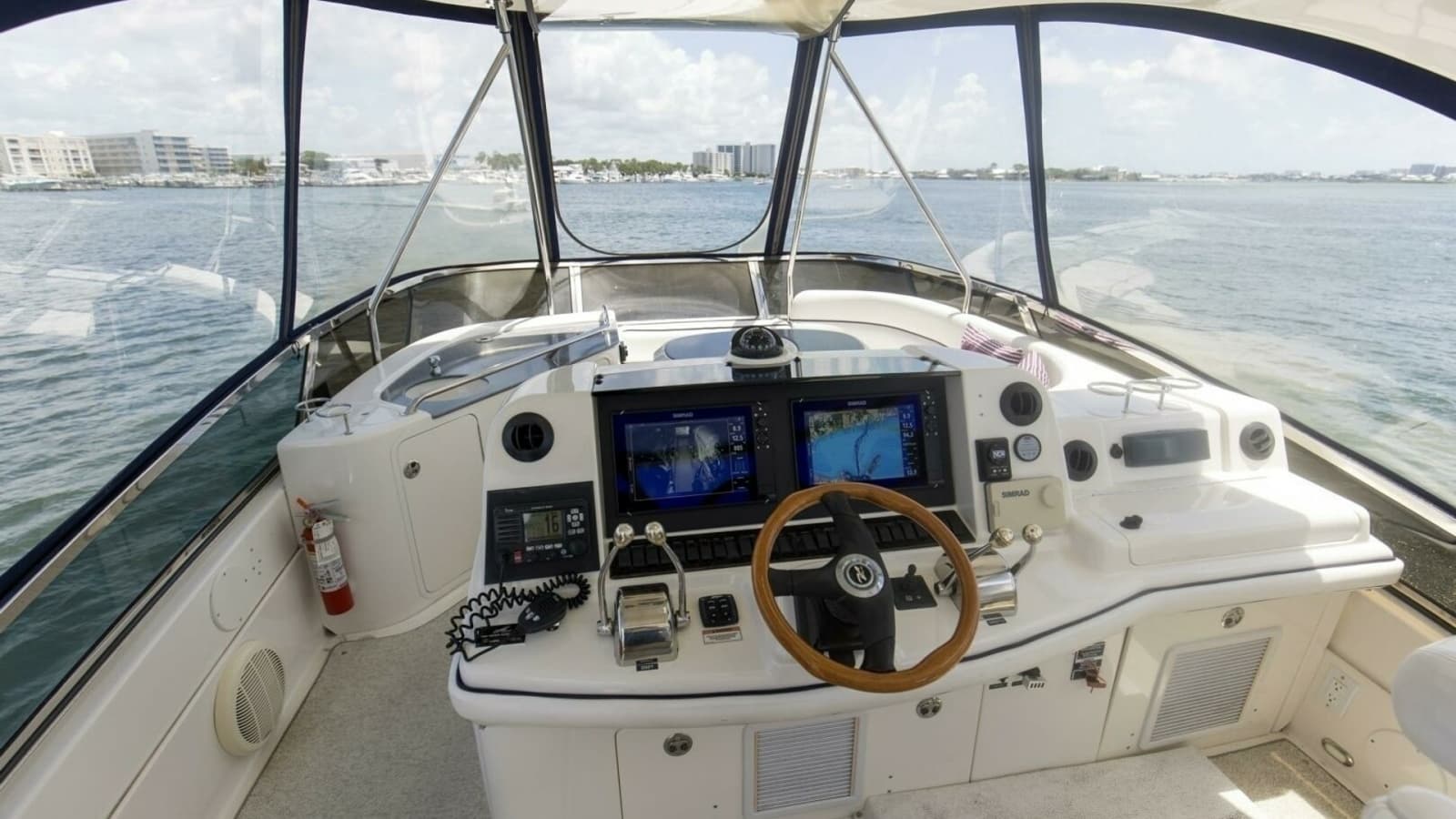 2007 52 Sea Ray Sedan Bridge Reel Destiny Helm (3)