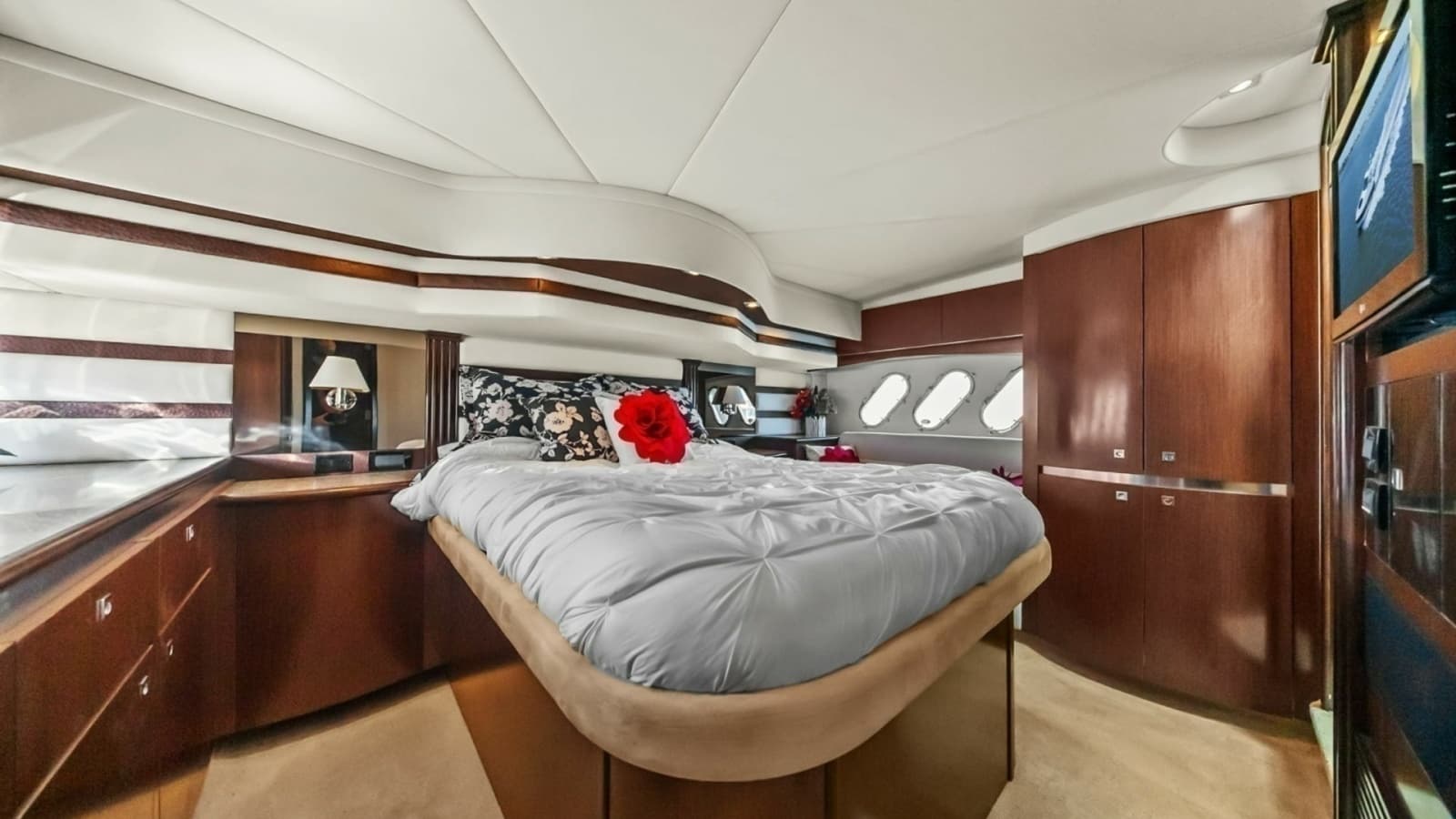 2012 Cruiser Yachts 54 Cantius