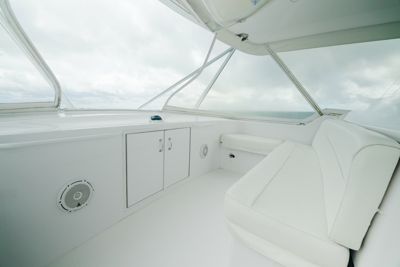 2005 Hatteras 60 Convertible