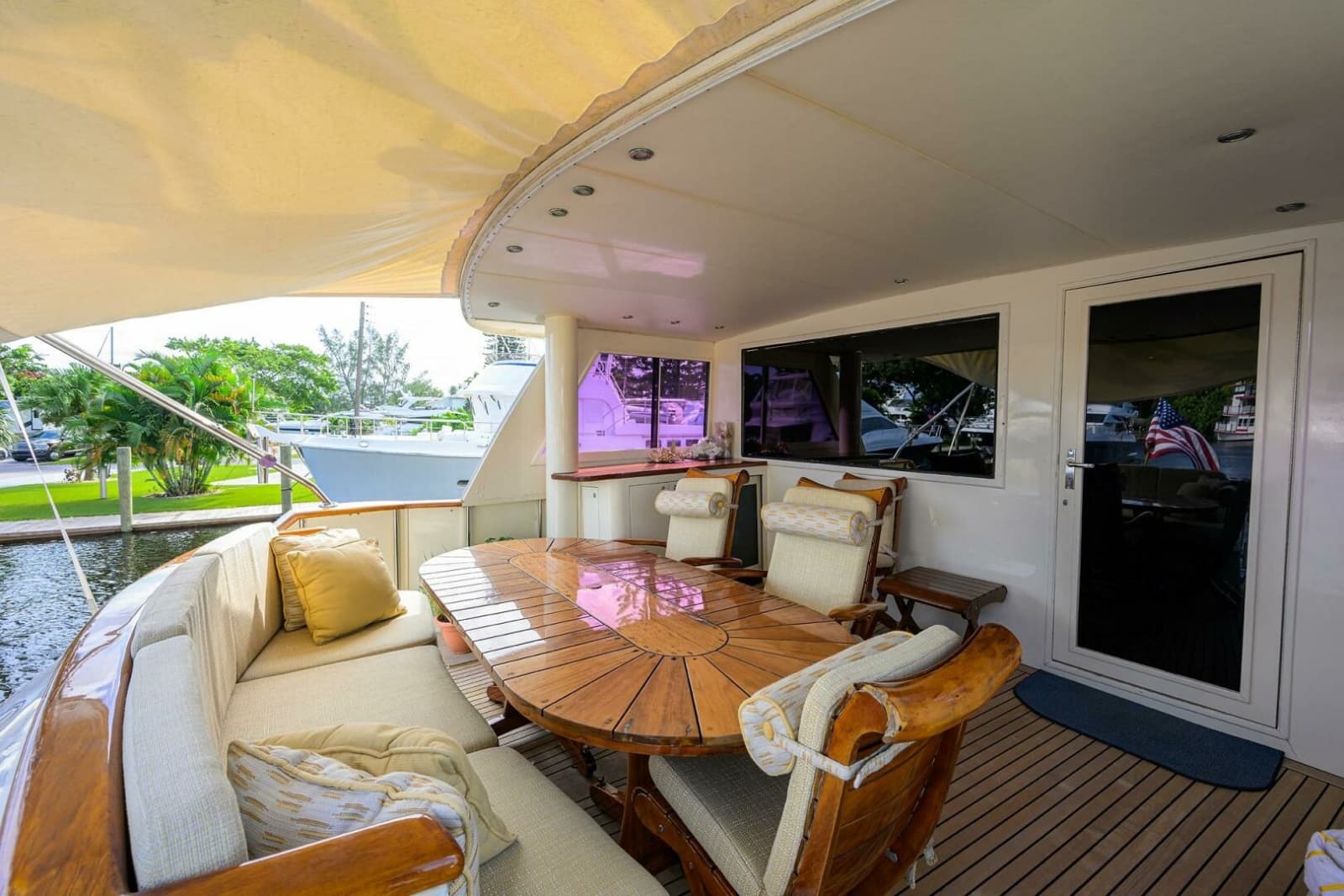1991 Hatteras 78 Cockpit Motor Yacht