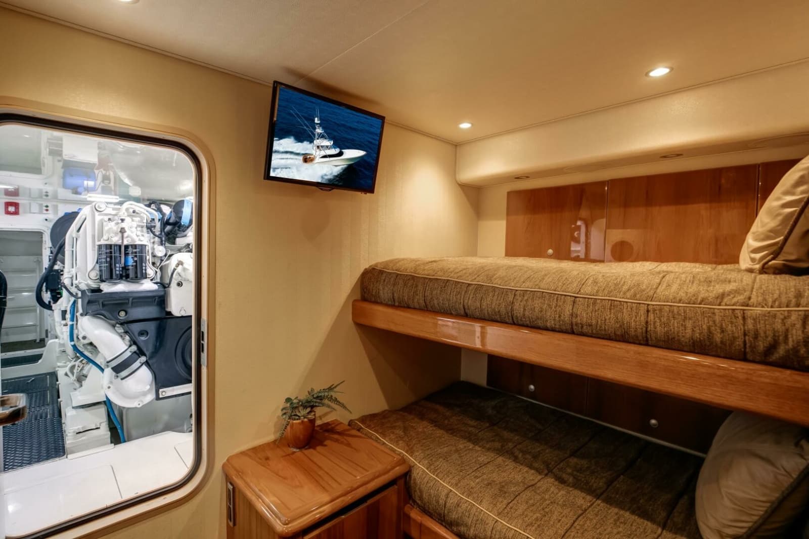 Viking 70 Convertible - Stateroom, Over/Under berths