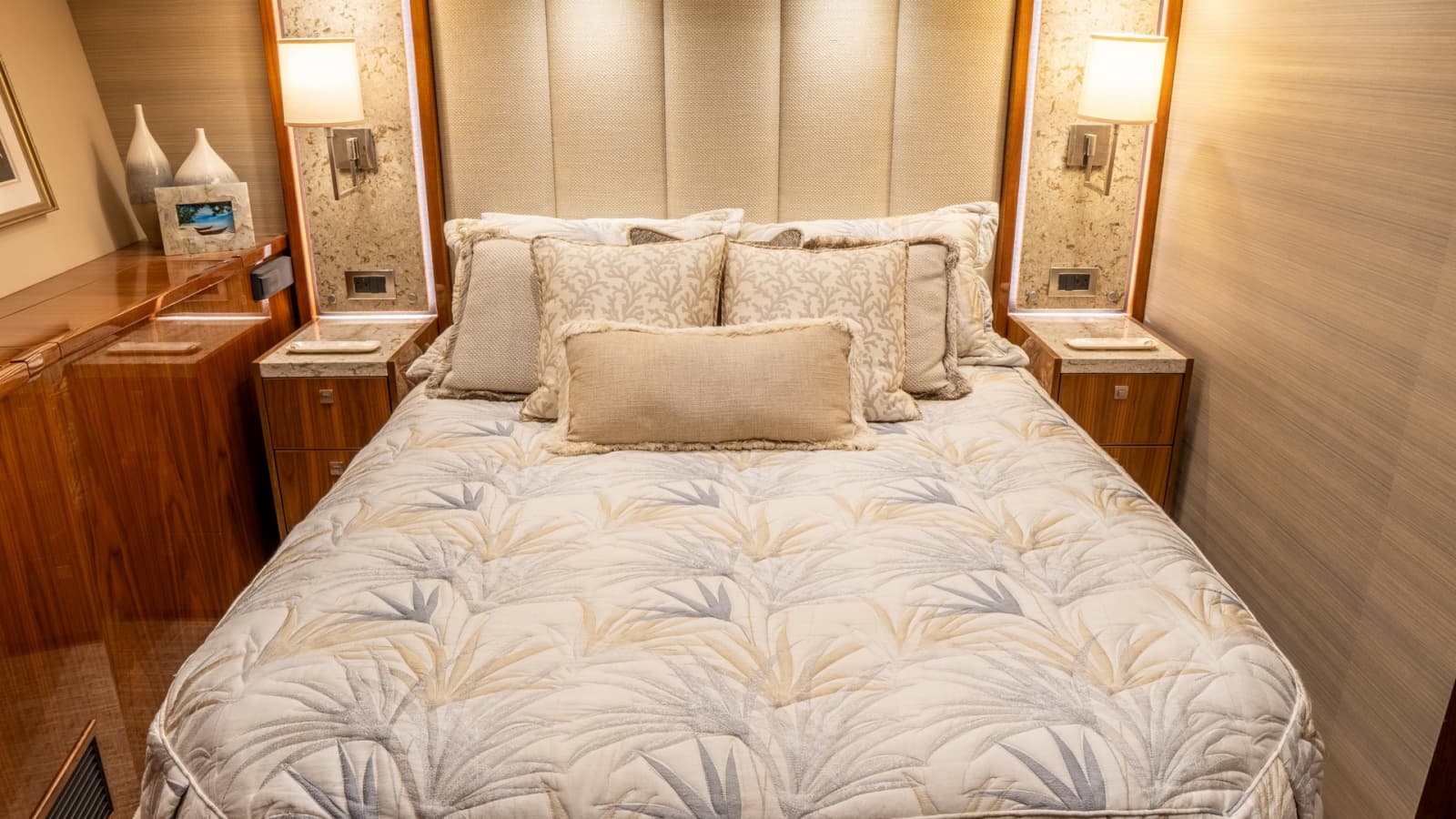 2020 Viking 92 Skybridge "After Midnight"
