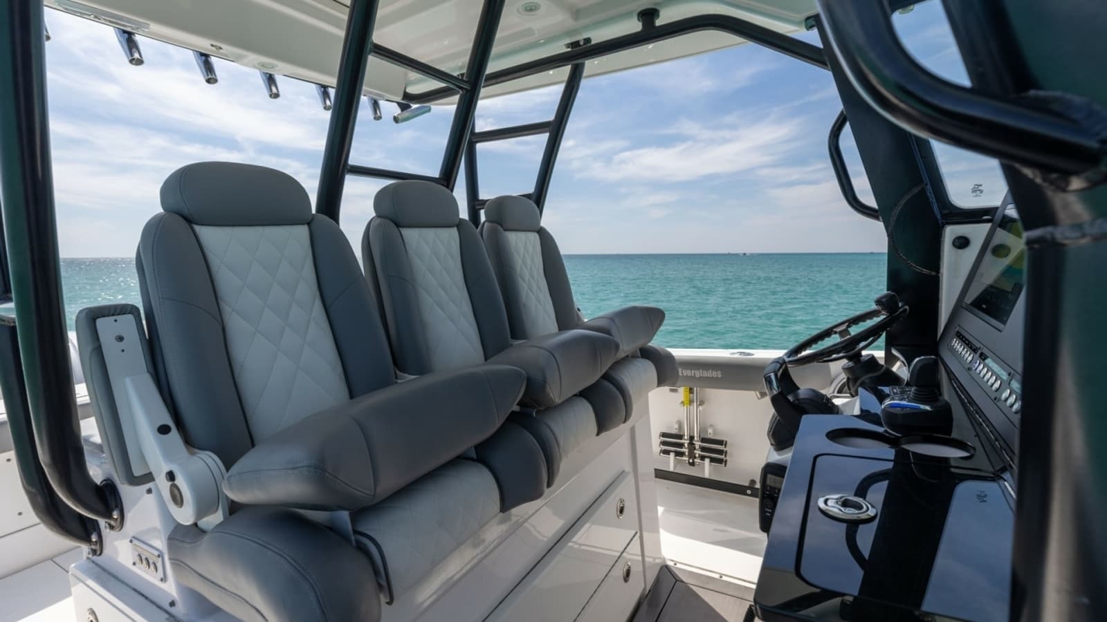 2023 Everglades 365 CC-