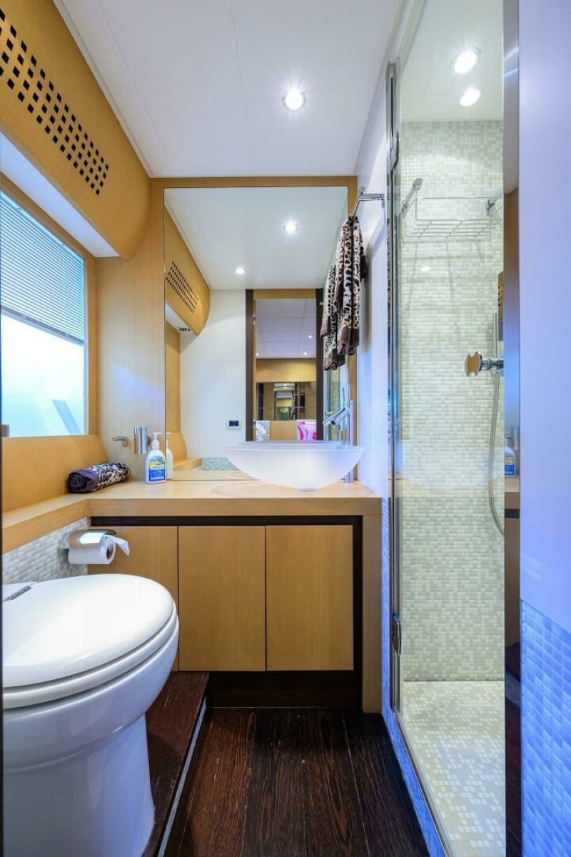 2009 Pershing 90 Express