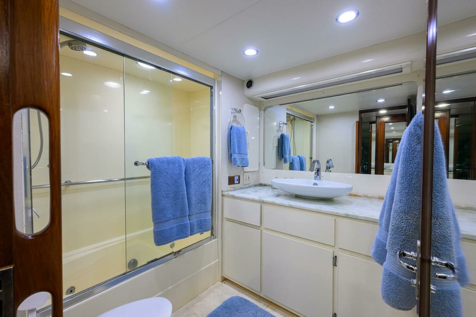 1991 Hatteras 78 Cockpit Motor Yacht